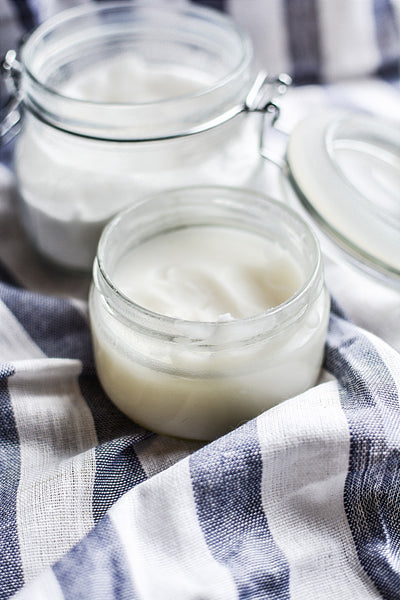 3 Reasons Why You Should Be Using Coconut Oil As a Natural Moisturizer for Your Body